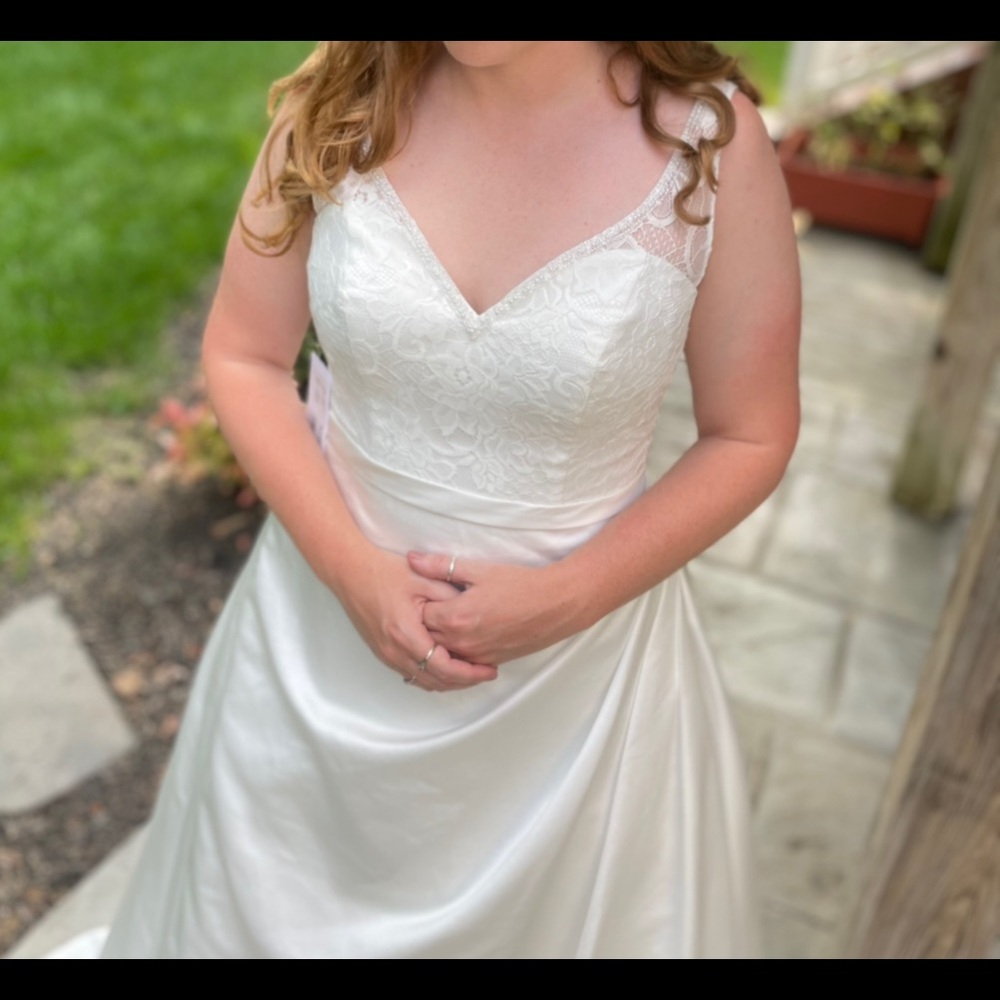 Azazie Wedding Dress, Size WD8